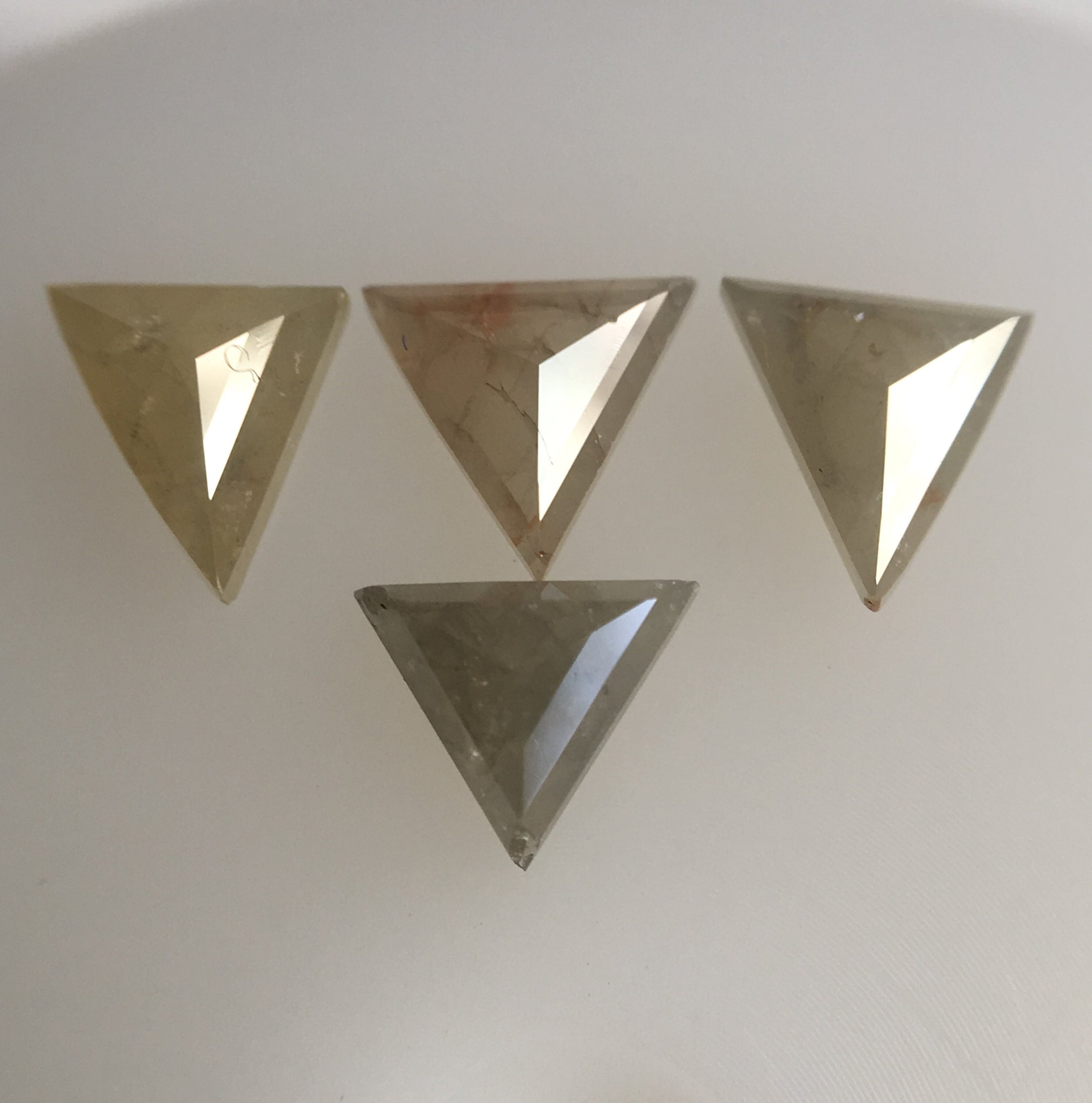 0.60 Ct Fancy Color Triangle shape Natural Loose Diamond 4 Pcs, 4.18 to 4.29 mm Excellent Natural Loose Diamond SJ41/27