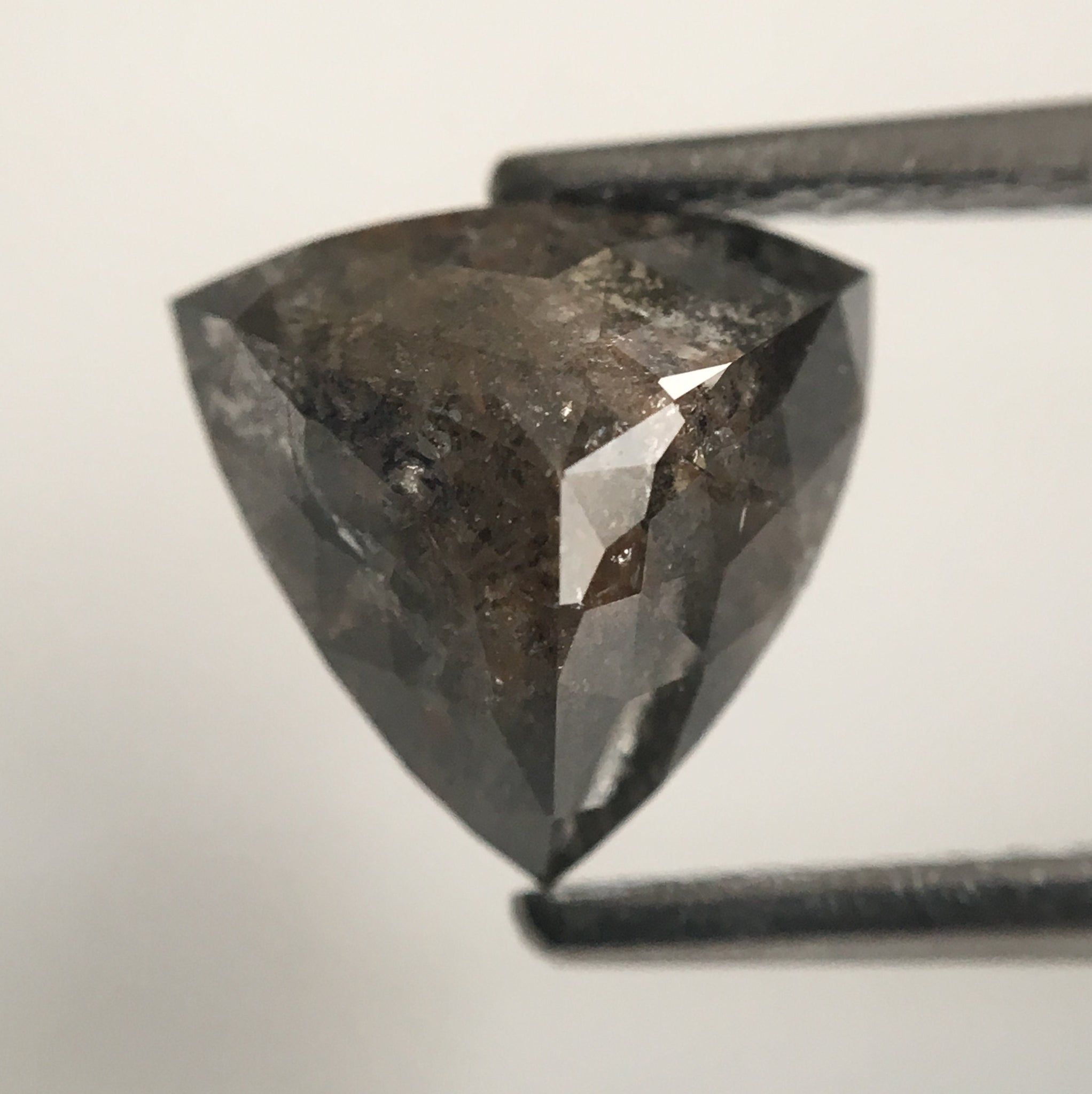 2.06 Ct Triangle Shape Natural Loose Diamond Salt and Pepper 8.43 mm x 8.53 mm X 4.26 mm Natural Gray Loose Diamond for rings SJ48/40