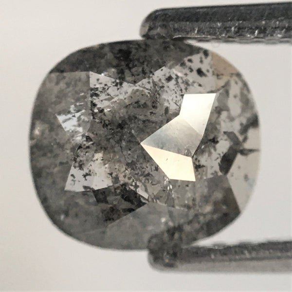 0.92 Ct Oval shape Salt and pepper natural diamond, 7.03 x 6.36 x 2.37 mm Flat-Base Oval shape natural Loose diamond SJ75/87