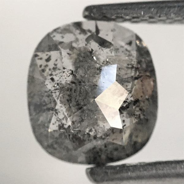 0.92 Ct Oval shape Salt and pepper natural diamond, 7.03 x 6.36 x 2.37 mm Flat-Base Oval shape natural Loose diamond SJ75/87