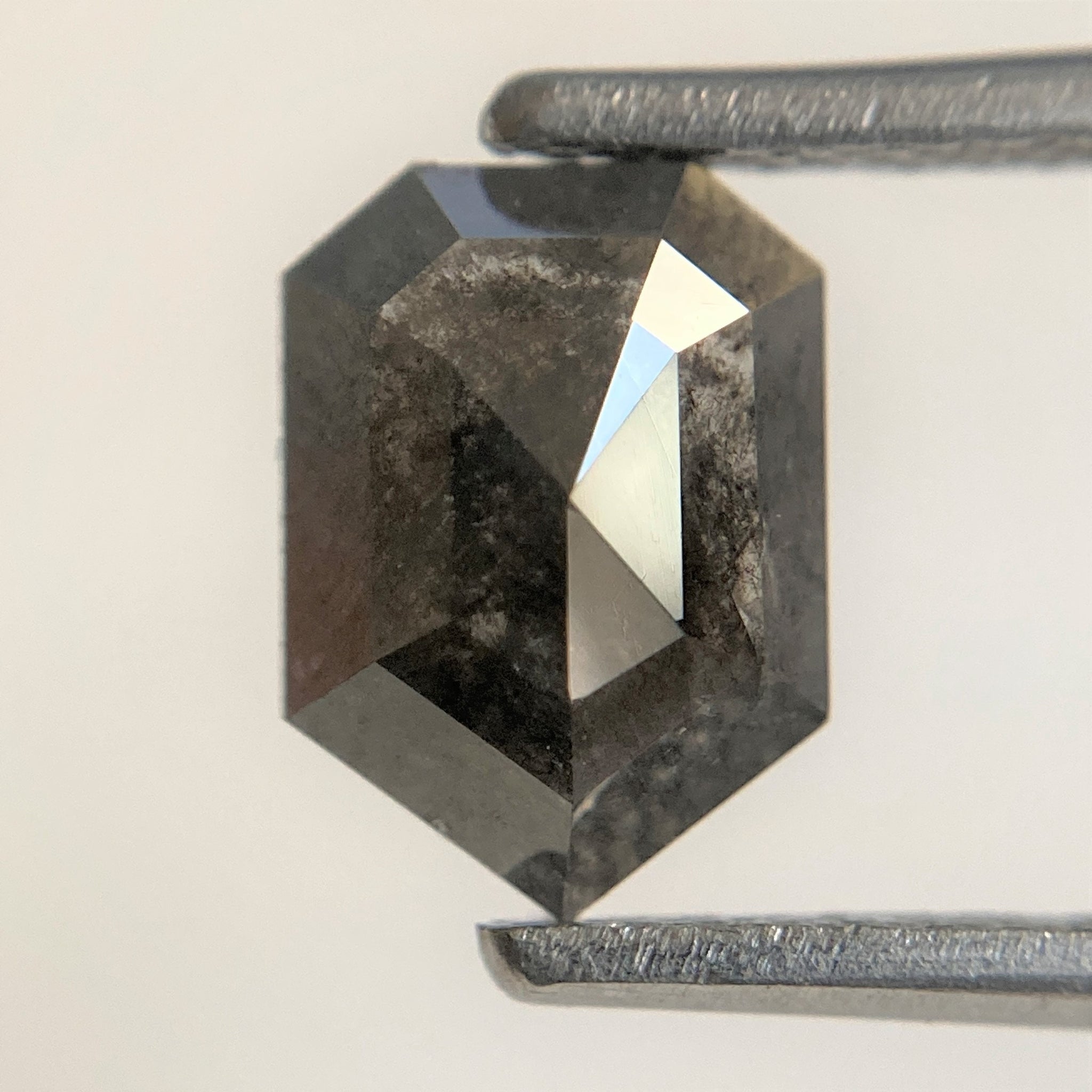 1.31 Ct Natural Loose Diamond Shield Shape Salt and Pepper, 8.44 mm x 6.07 mm x 2.66 mm Flat-Base Geometry Shape Natural Diamond SJ91/95