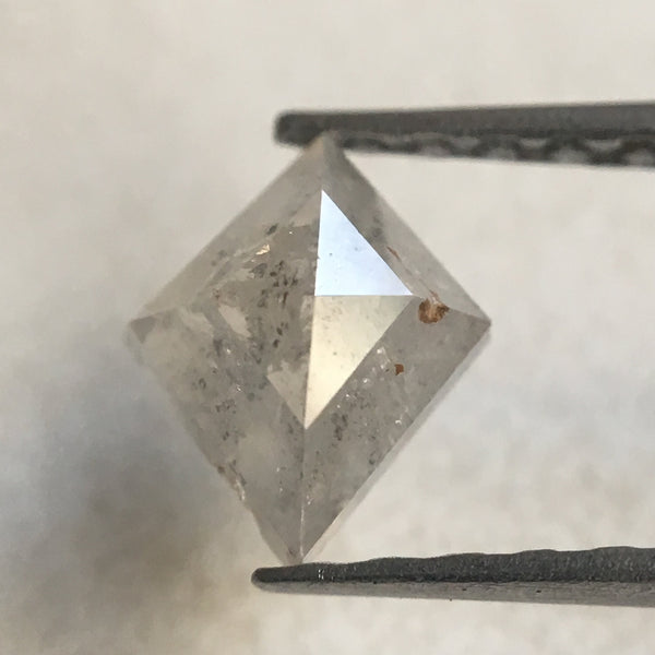0.86 Ct Kite shape natural Loose Diamond Fancy Color 7.05 mm X 5.85 mm X 3.56 mm Excellent Diamond quality Use for Jewelry SJ03/01