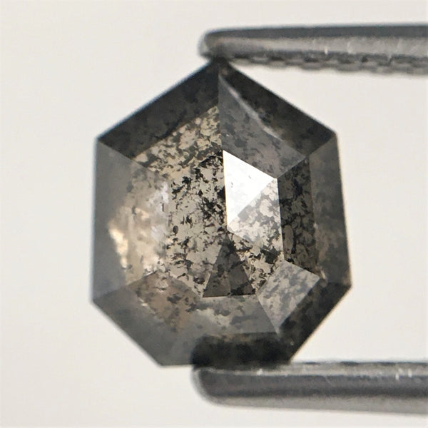 1.04 Ct Shield shape salt and pepper natural diamond, 6.89 mm x 5.89 mm x 3.11 mm Shield Shape Step cut grey & black diamond SJ71/31
