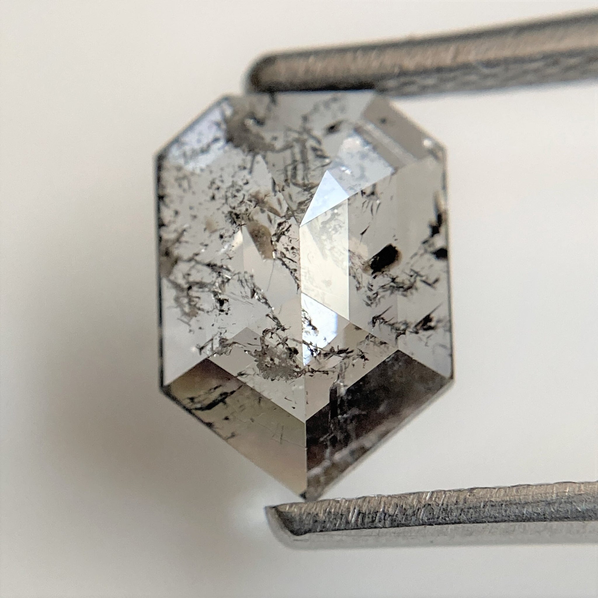 0.95 CT Grey Color Geometric shape Loose Diamond 8.22 mm x 5.90 mm x 2.40 mm Pentagon Cut Diamond Use for Jewelry SJ94/19